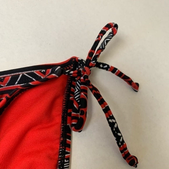 Red and Black Geometric Bikini Bottoms - Picture 3 of 4